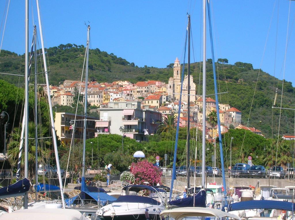 Hotel Delle Rose San Bartolomeo Al Mare Exteriör bild