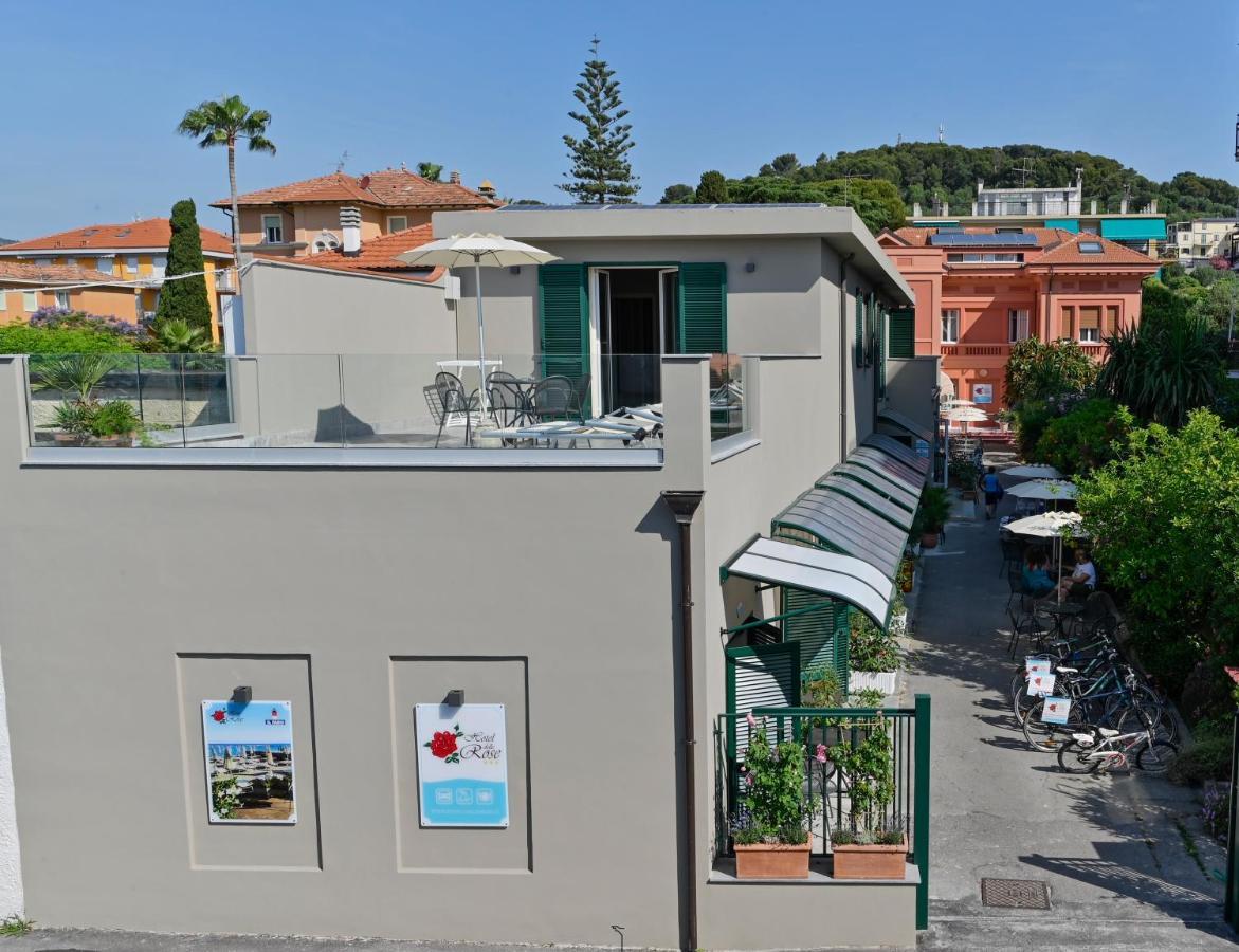 Hotel Delle Rose San Bartolomeo Al Mare Exteriör bild