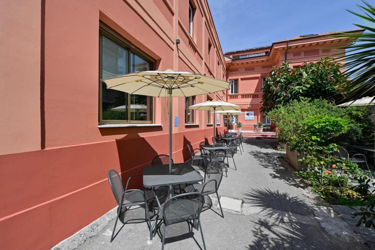 Hotel Delle Rose San Bartolomeo Al Mare Exteriör bild